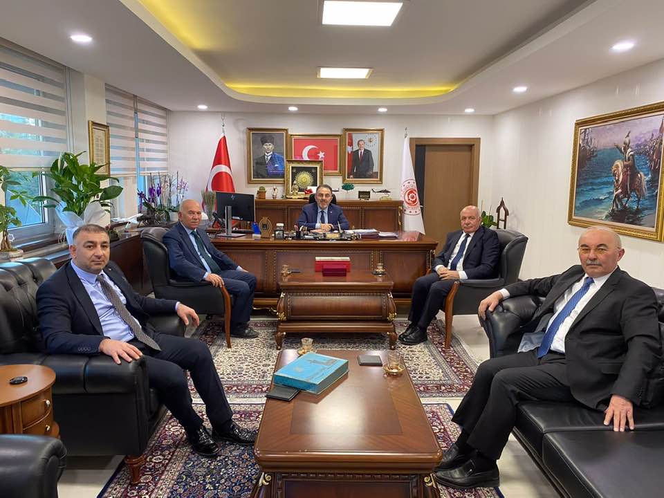 Doğankent Belediye Başkanı Doğan Sungur, beraberinde bazı belediye başkanları ile