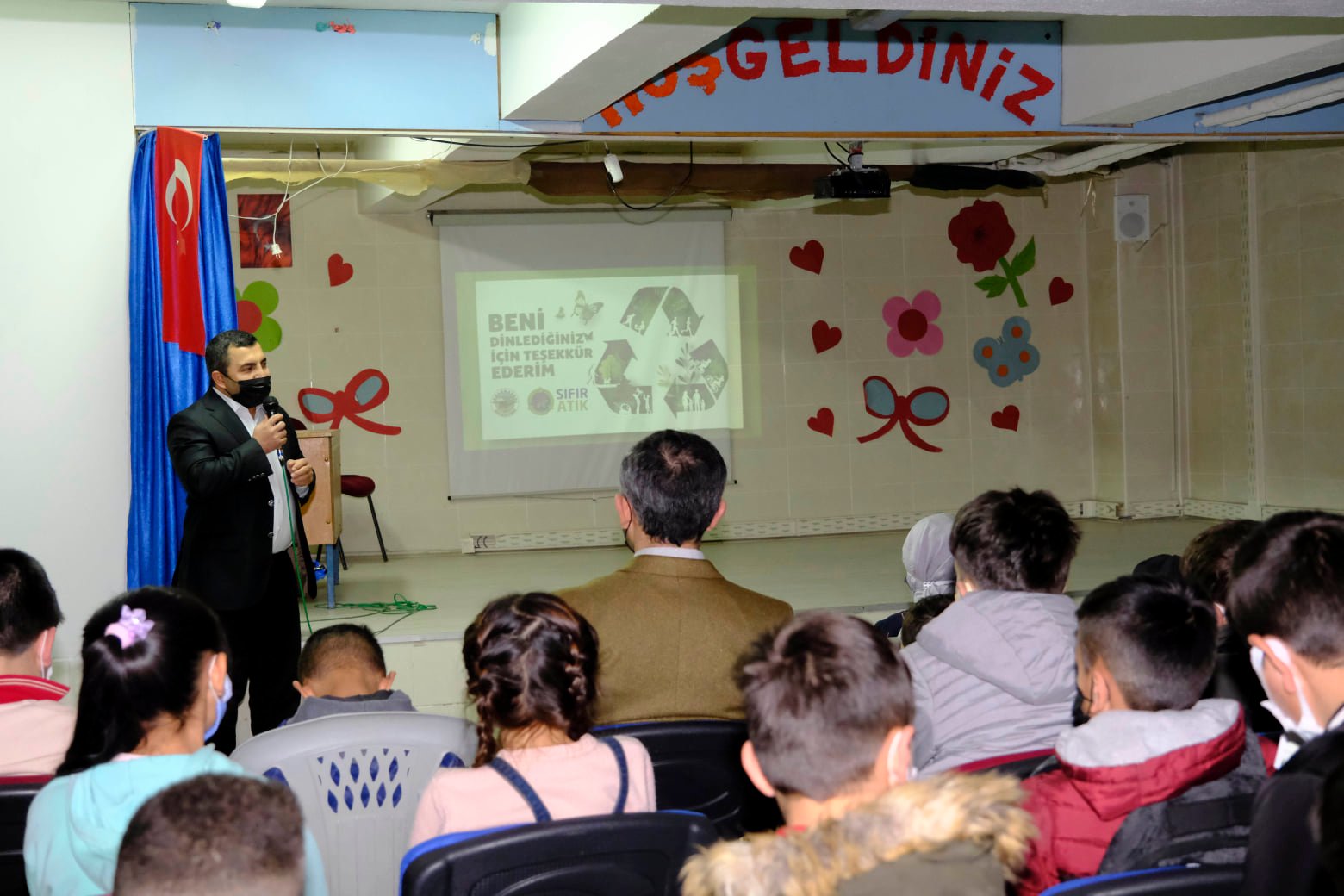 Akdağmadeni Belediyesi tarafından ilçede başlatılan ‘Sıfır Atık Projesi’ kapsamında okullarda