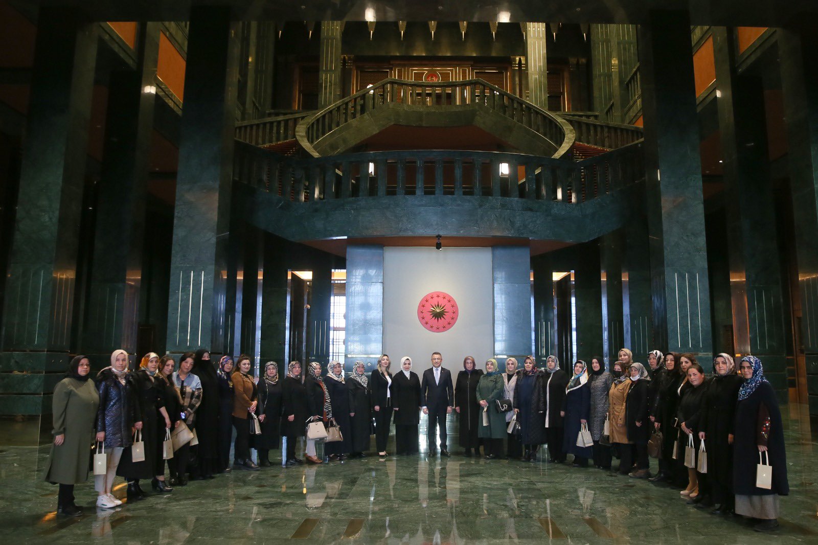 Ak Parti Yozgat Kadın Kolları Başkanı İlknur Ünal ve yönetim