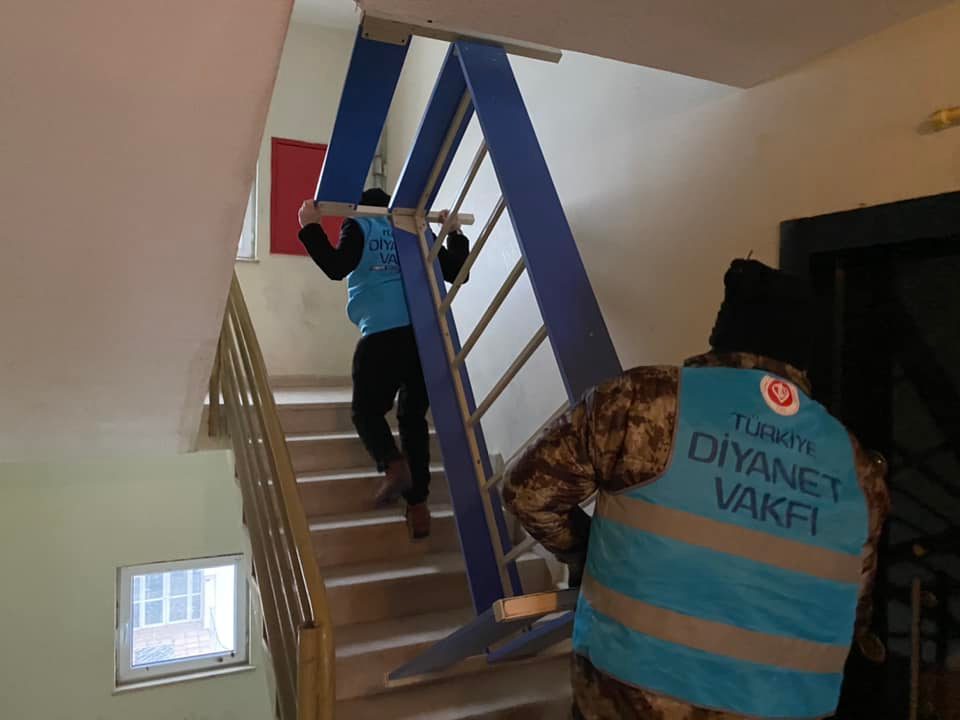 Türkiye Diyanet Vakfı Yozgat Şubesi ihtiyaç sahibi ailelerin yanında olmaya