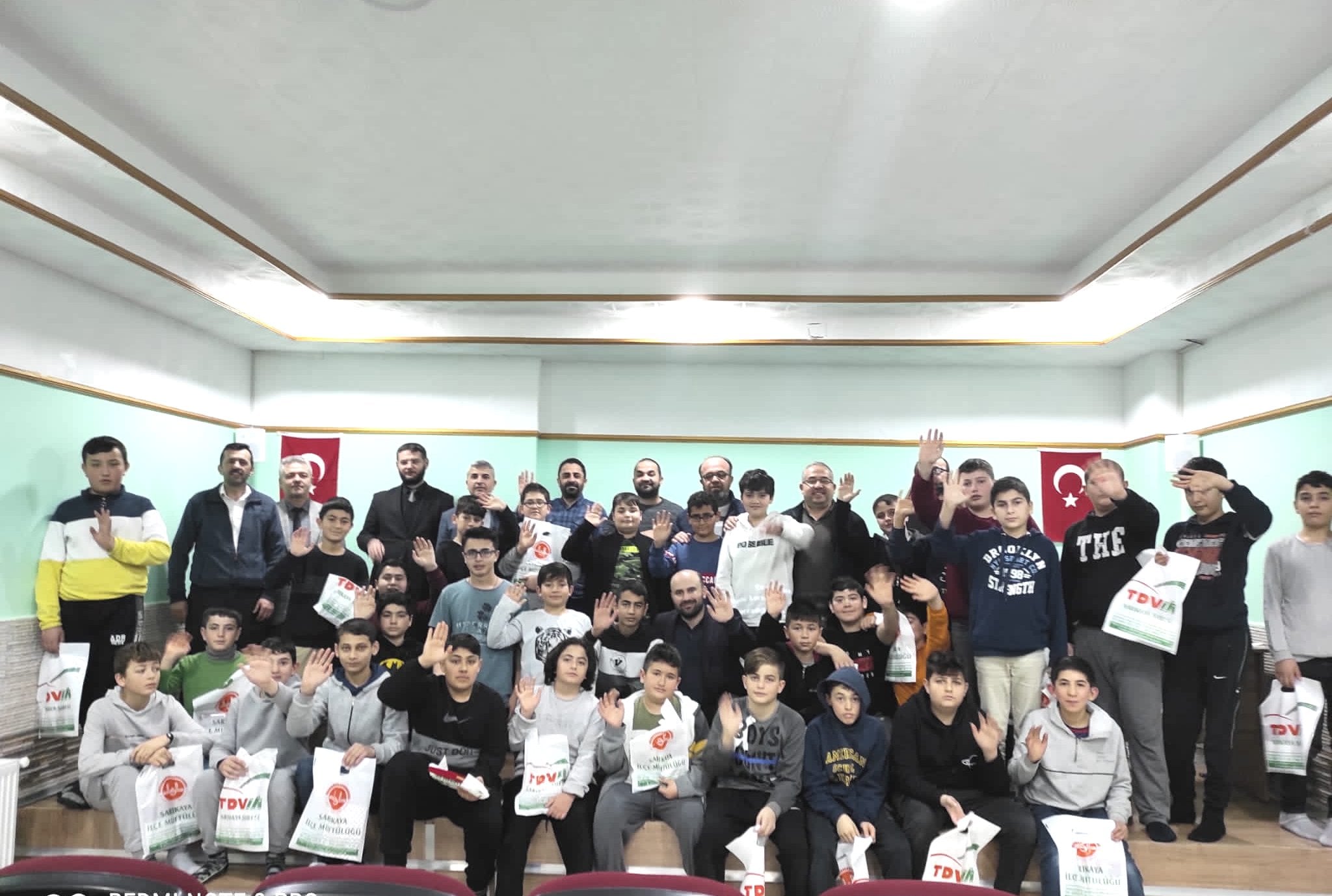 Sarıkaya İlçe Müftülüğü tarafından geleceğin teminatı olan gençlerin tatil dönemlerini