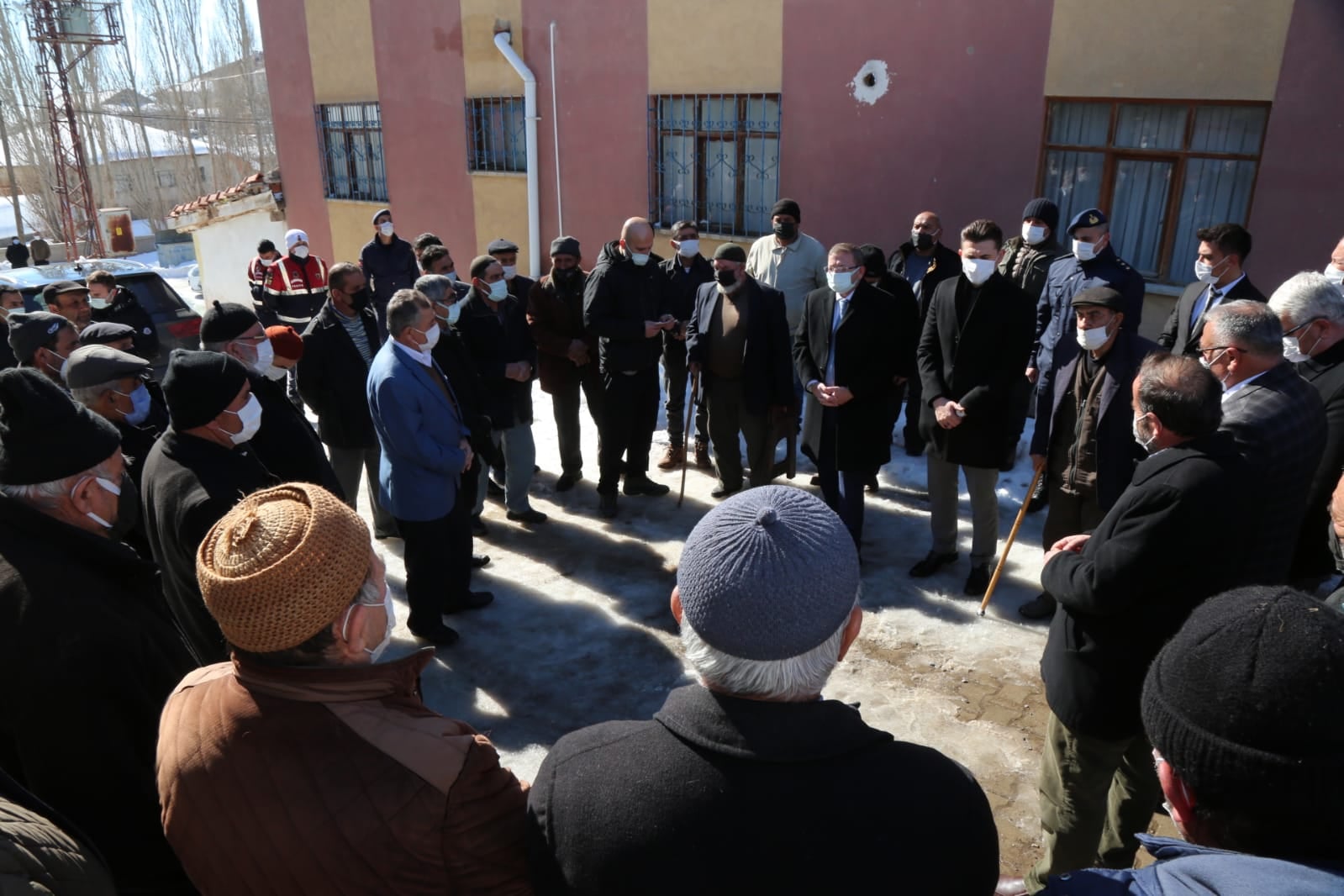 Her hafta farklı yerde Cuma namazını kılan Yozgat Valisi Ziya