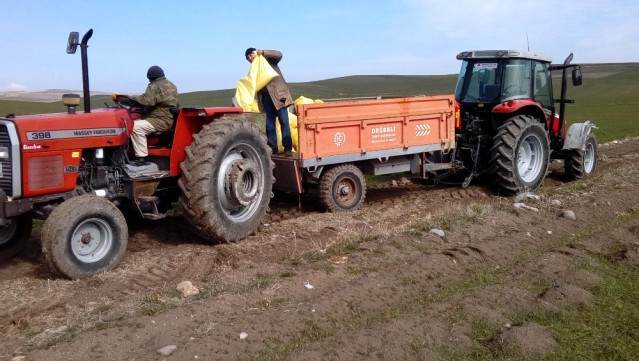 Türkiye'nin önemli tarım bölgelerinden olan Yozgat'ta çiftçiler hububatta gübre atımı