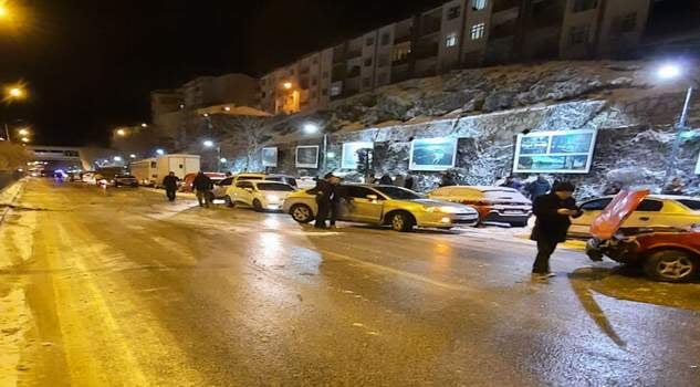 Yozgat’ta gün boyu etkili olan kar yağışı ve akşam hava