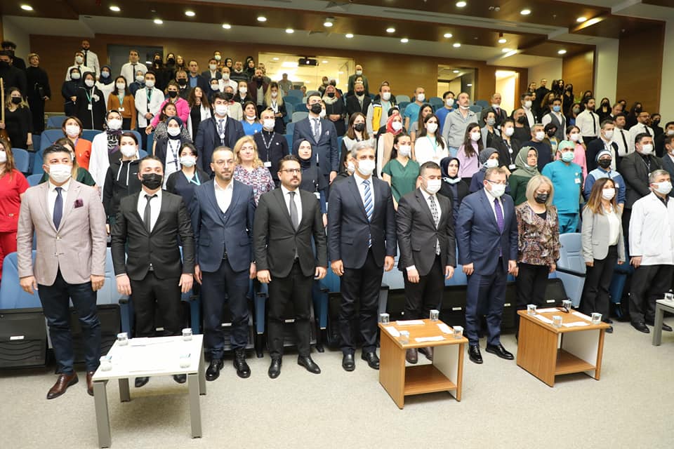 Yozgat Valisi Ziya Polat, sağlıkçıların fedakarca görev yaptığını belirterek, Yozgat