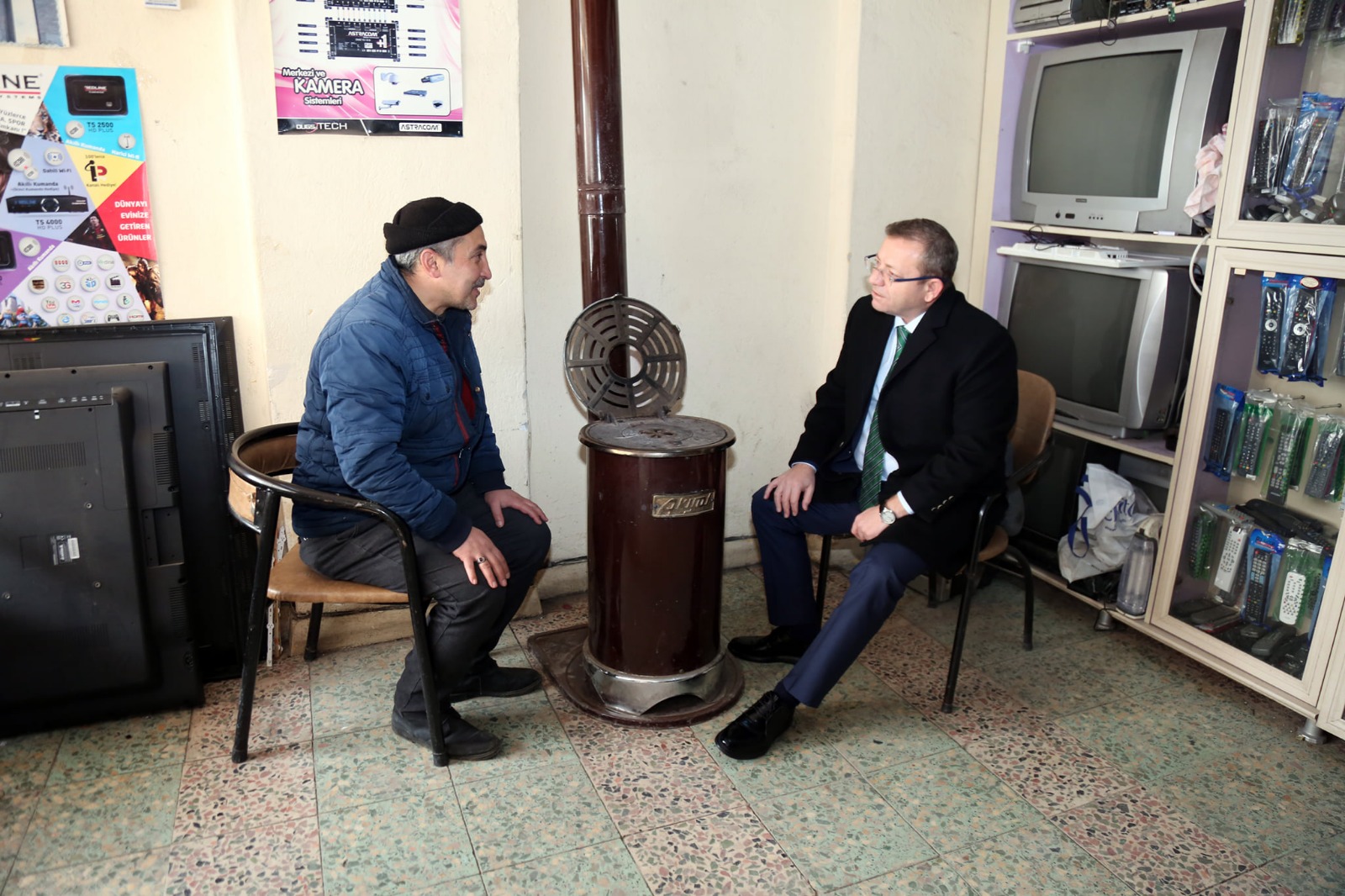 Yozgat Valisi Ziya Polat, ilde esnaf ziyaretlerinde bulunarak esnafın sorun