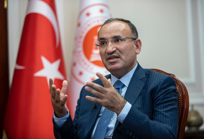 Adalet Bakanı Bekir Bozdağ, FETÖ ile mücadelenin aralıksız ve etkin