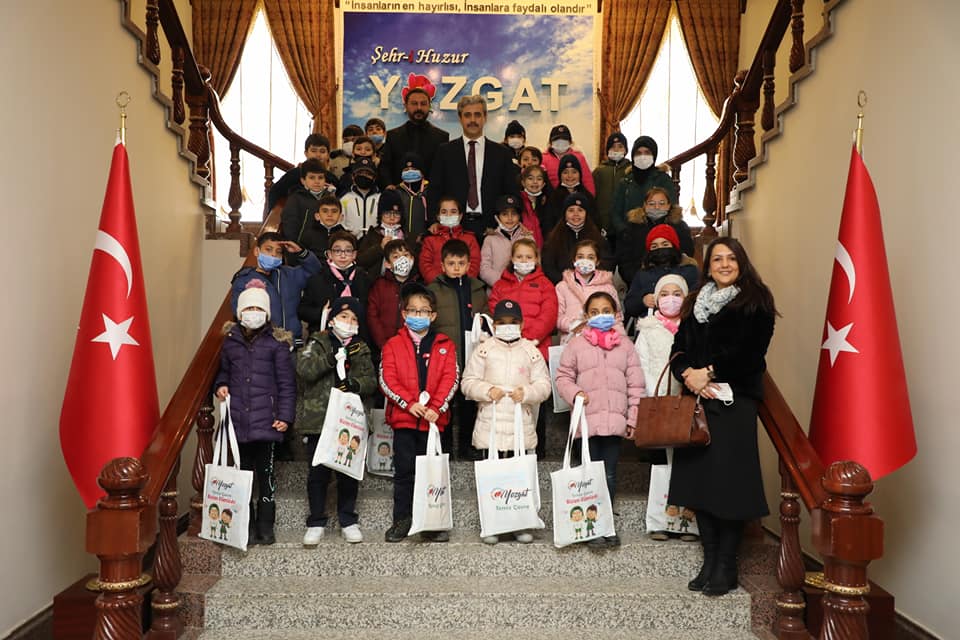 Yozgat Sakarya İlköğretim Okulu 3-C sınıfı öğrencileri öğretmenleri Aslıhan Aslan