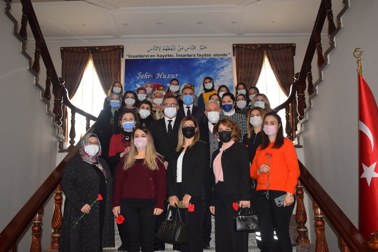 Hizmet İş Sendikası Yozgat Şube Başkanı Ferman Zararsız, kadının toplumun