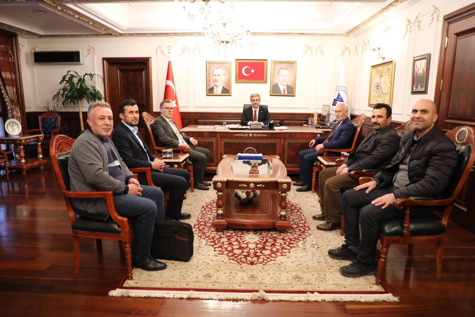 Yozgat Belediye Başkanlığında düzenlenen imza törenine Belediye Başkanı Celal Köse,