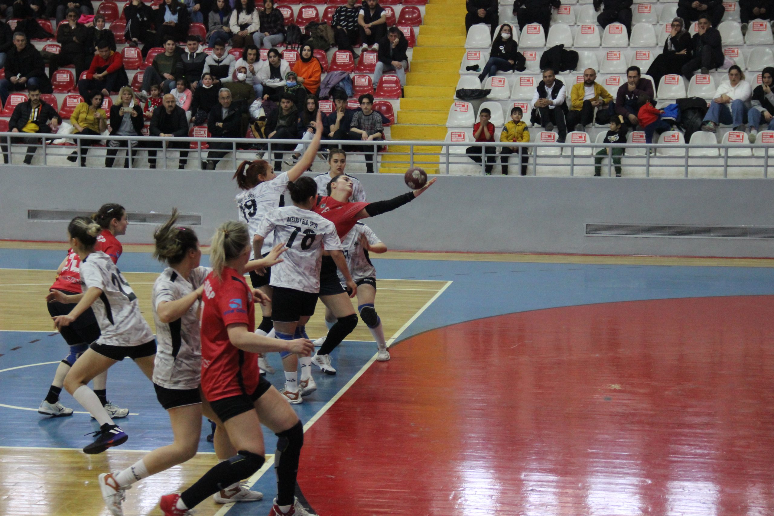 Türkiye Hentbol Federasyonu Kadınlar Hentbol Birinci Ligi’nde mücadele veren Temsilcimiz