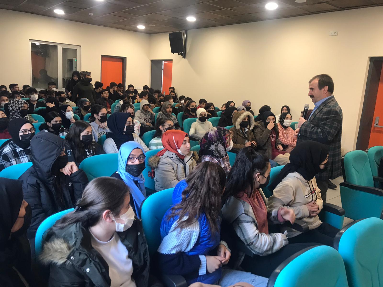 Yozgat Bozok Üniversitesi Fen Edebiyat Fakültesi Öğretim Üyesi Prof. Dr.