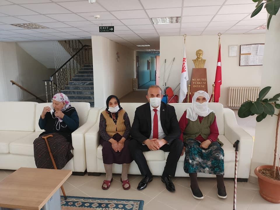 Aile ve Sosyal Hizmetler İl Müdürü Abdullah Neşeli, yaşlıların psikolojik,