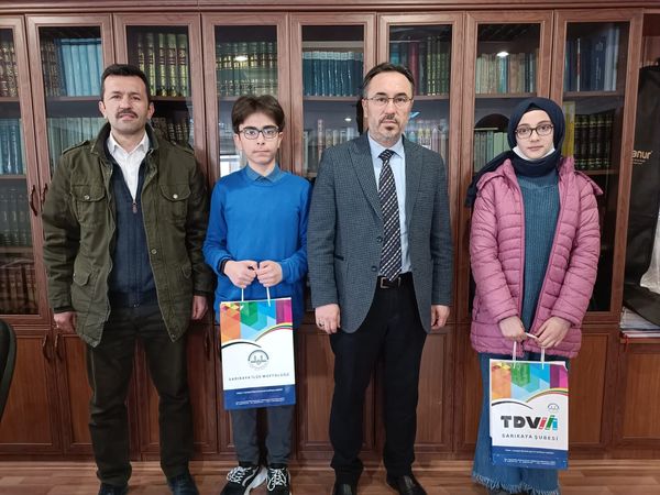 Hz. Peygamber’in örnek şahsiyeti ile ahlâkî değerlerini gençlere tanıtmak, dini,