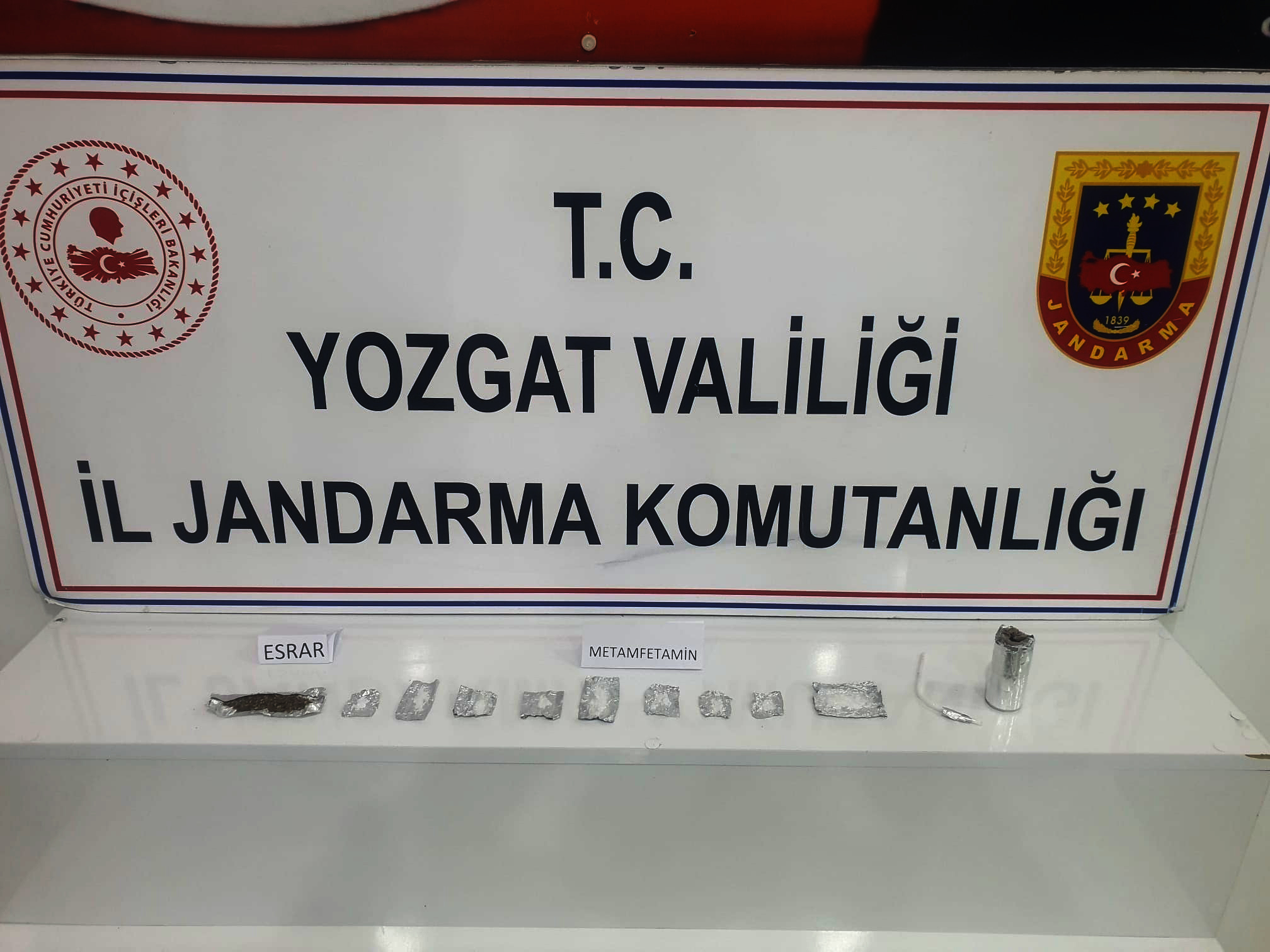 Boğazlıyan’da yapılan uyuşturucu operasyonunda gözaltına alınan M.C. ve C.A isimli