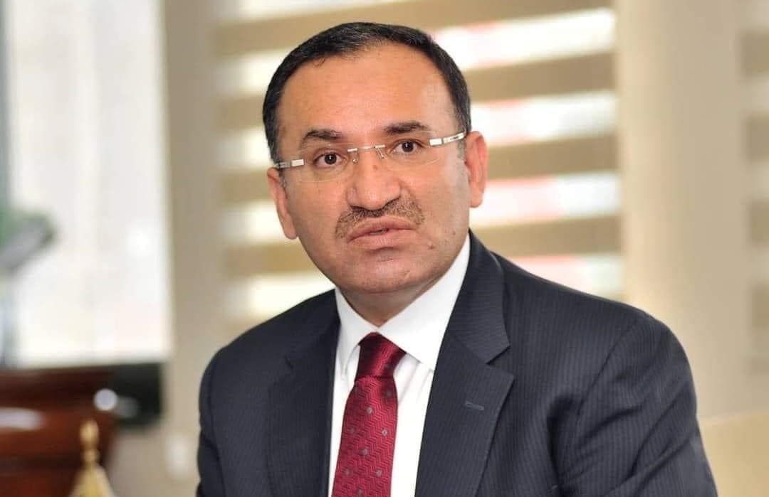 Adalet Bakanı Bekir Bozdağ, sosyal medya hesabından yaptığı paylaşımda, Kovid-19
