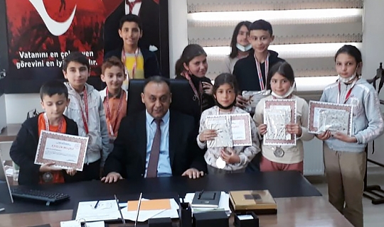 Yozgat’ta ESER Projesi kapsamında gerçekleştirilen Akıl ve Zeka oyunları turnuvasında