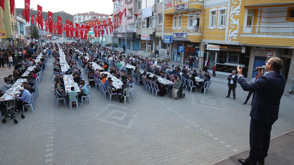 Yozgat Valiliği himayesinde gerçekleştirilen “Yiğitler Şehri Yozgat iftar Buluşmaları” programı