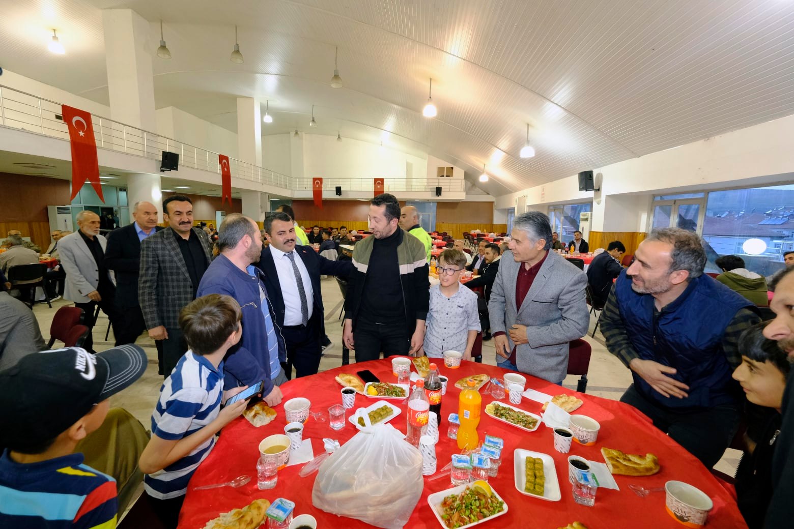 Akdağmadeni Belediyesi tarafından sanayi sitesinde faaliyet gösteren esnafların katıldığı ‘Sanayi