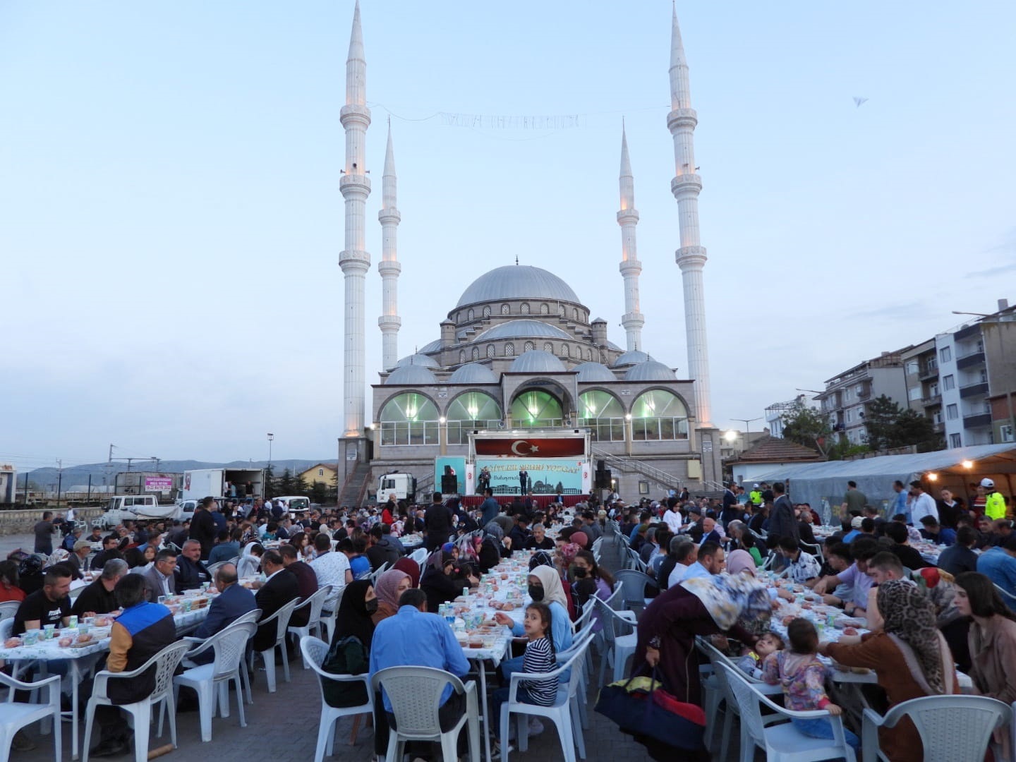 Yozgat Valiliği himayesinde gerçekleştirilen “Yiğitler Şehri Yozgat iftar Buluşmaları” programı