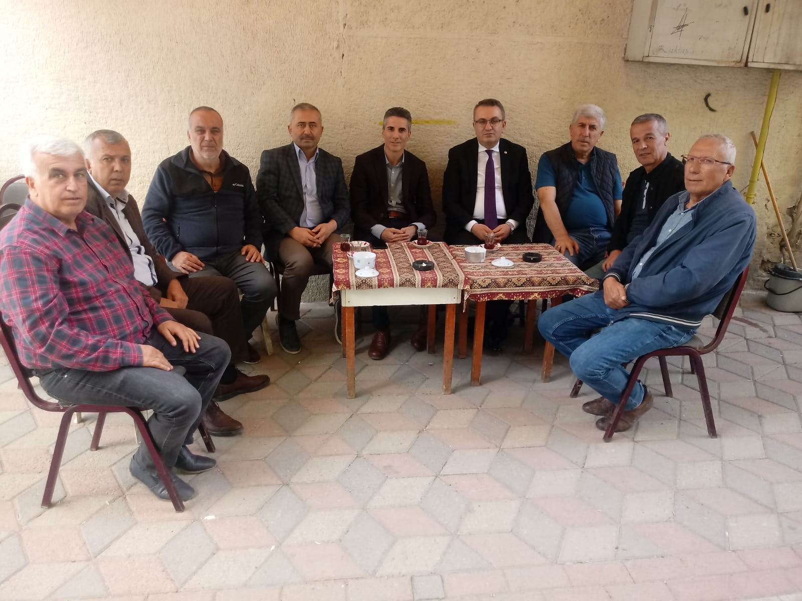 İstanbul Yozgatlılar Federasyonu Genel Başkanı Ahmet Yılmaz beraberinde yönetim kurulu