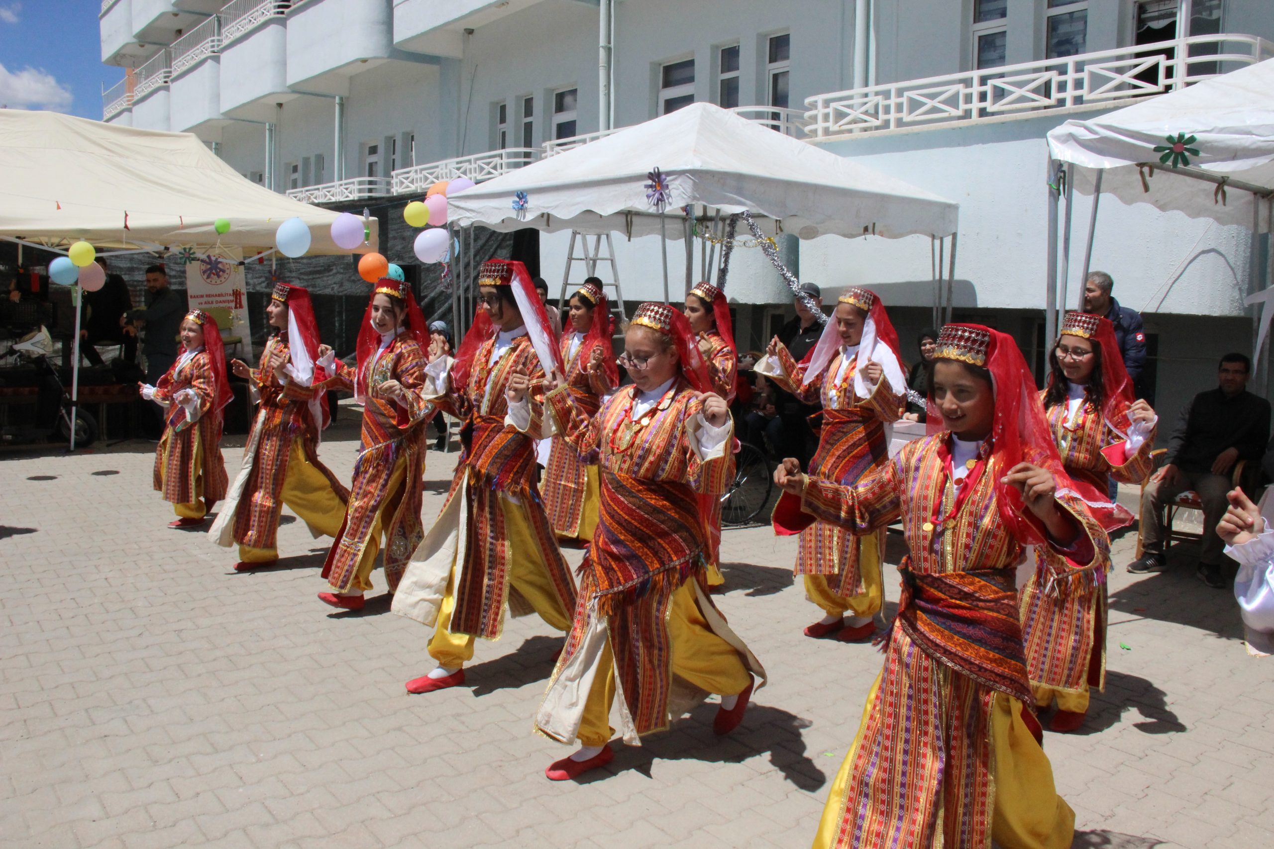 Her yıl 10 – 16 Mayıs tarihleri arasında kutlanılan Engelliler