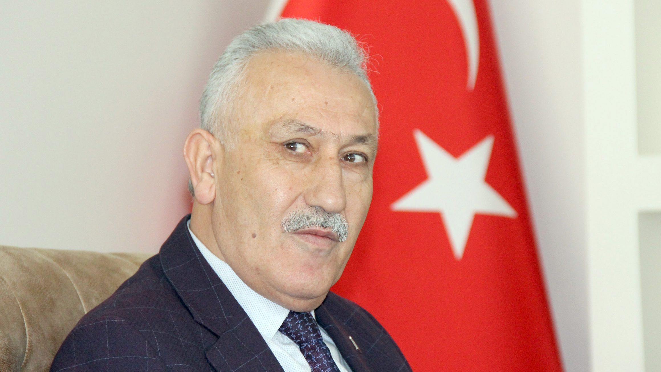 Hizmet İş Sendikası ve Hak İş İl Başkanı Ferman Zararsız,