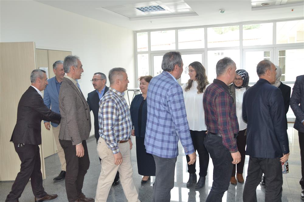 Yozgat İl Sağlık Müdürlüğünde Ramazan Bayramı vesilesiyle bayramlaşma töreni düzenlendi.
