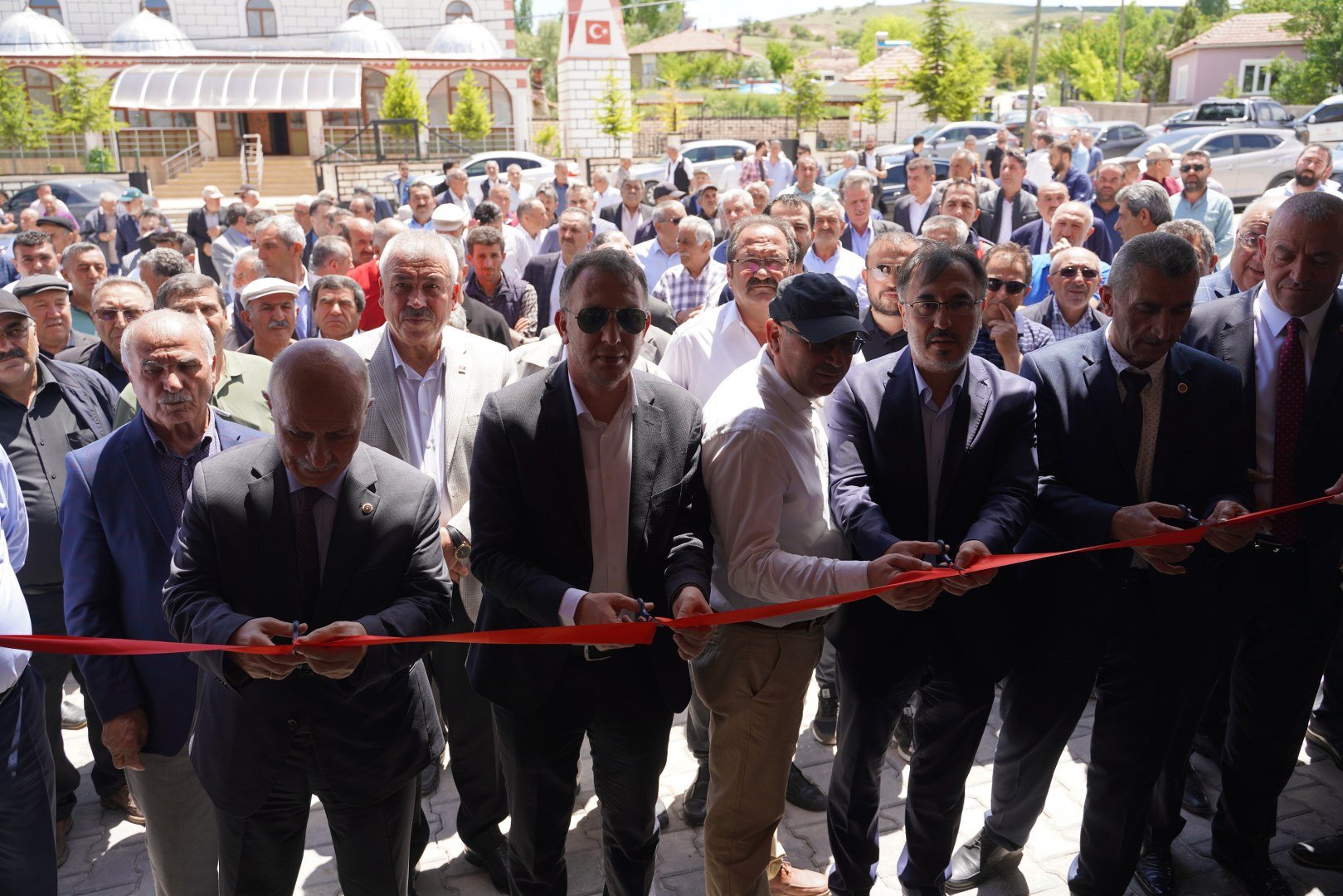 Sarıkaya Belediyesi tarafından ilçede Köprücek Mahallesine inşa edilen mahalle konağı