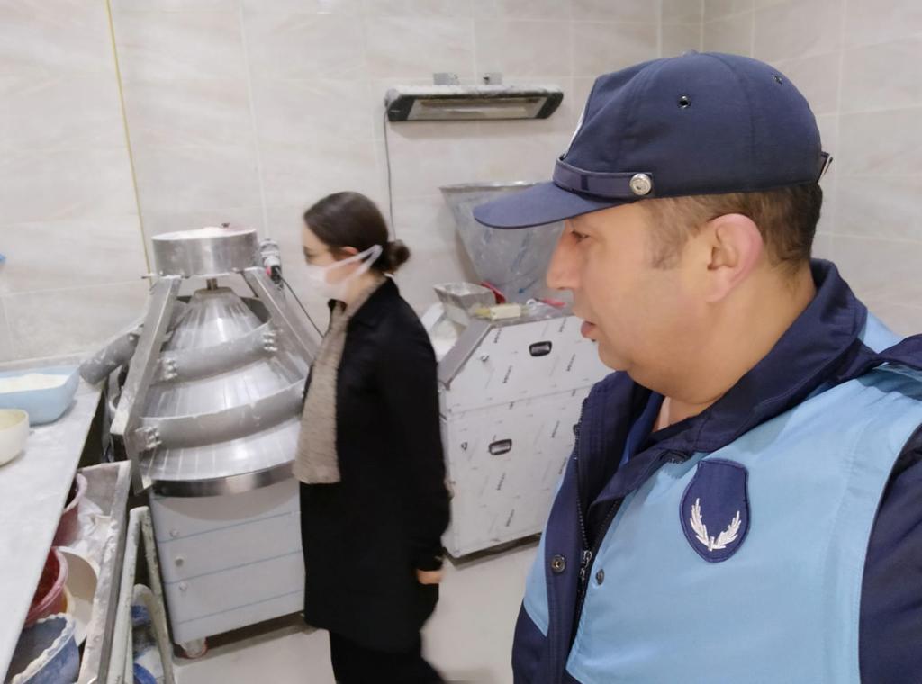 Yozgat’ta Alışveriş merkezleri ve fırın işletmeleri, hijyen kurallarına uygun çalışıp