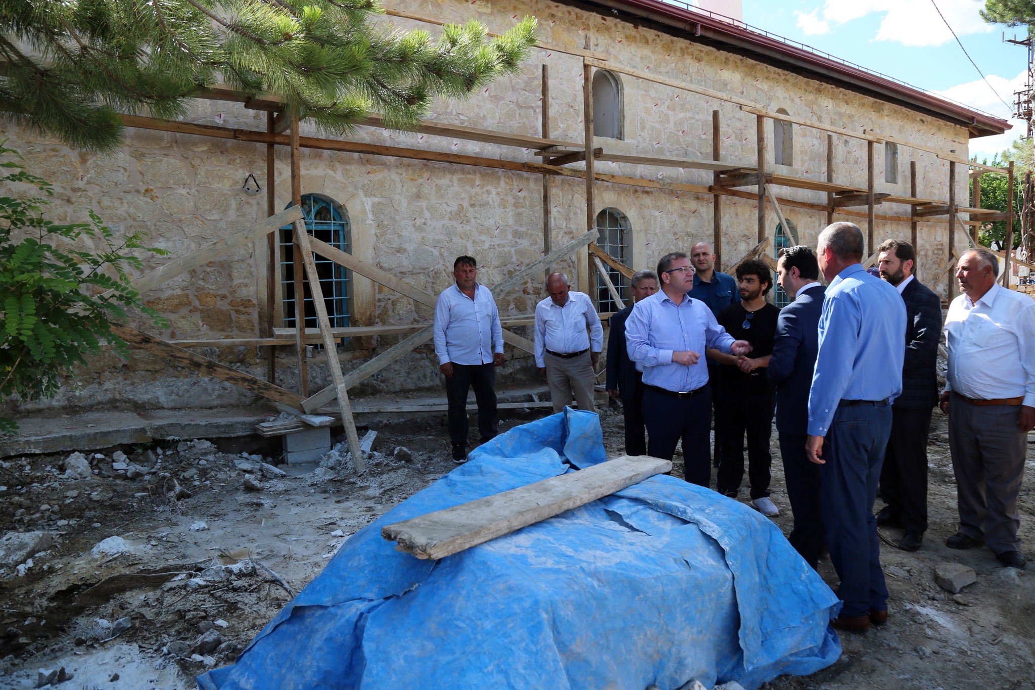 Vali Polat: Tarihi camide restorasyon çalışmalarını inceledi