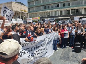 Ülke genelinde tartışmalara yol açan ve “Sosyal medya yasası” olarak