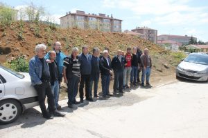 Çapanoğlu Büyük Cami çevresinde bulunan esnaflar bir araya gelerek TOKİ