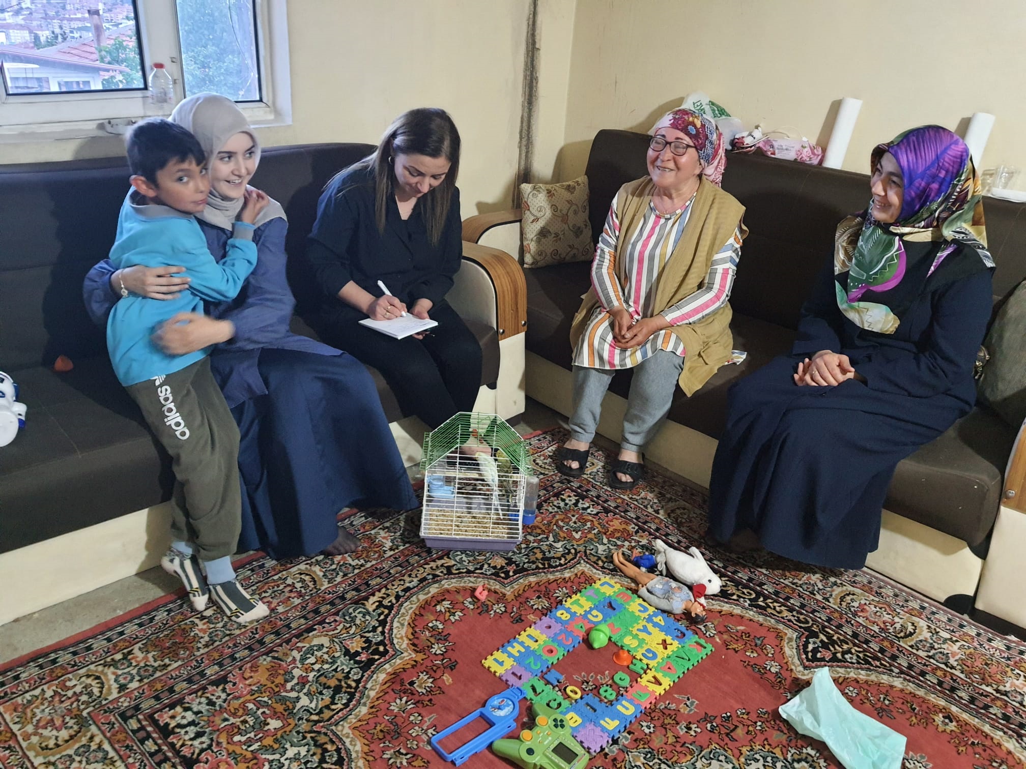 AK Parti Yozgat İl Kadın Kolları teşkilatı "Gönül ziyaretleri" kapsamında