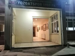 Yozgatspor FK’nin Esentepe bölgesinde bulunan tesislerine dün akşam yapılan hukuksuz