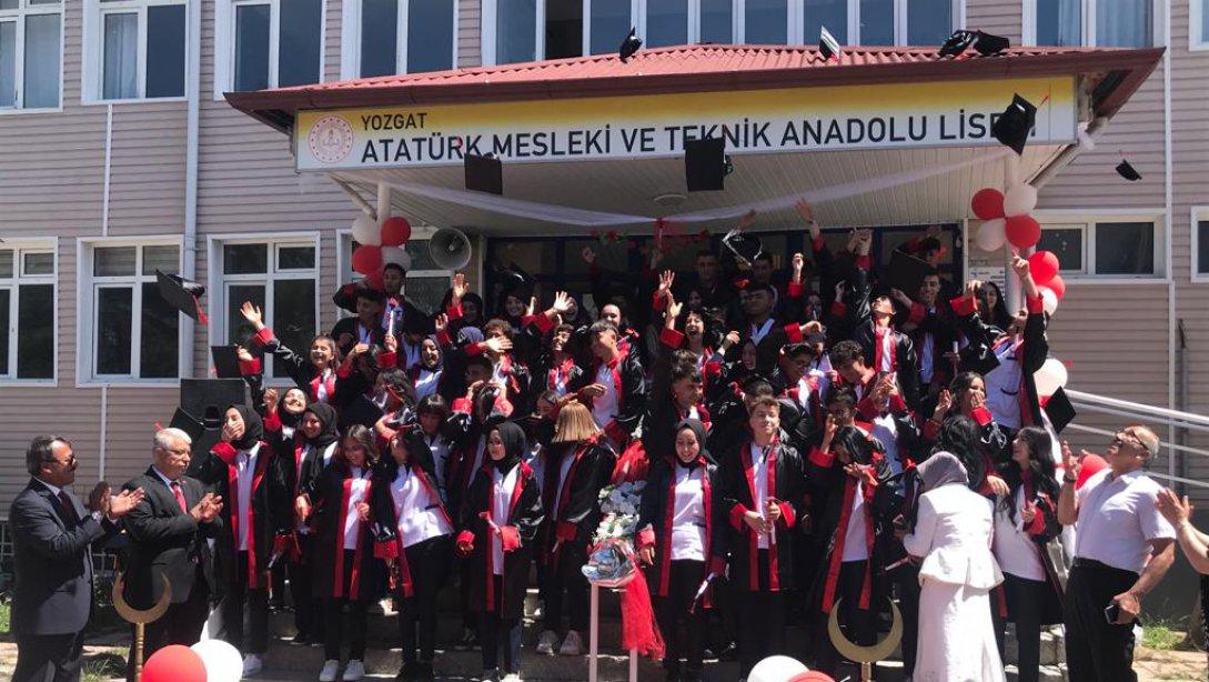 Yozgat Atatürk Mesleki ve Teknik Anadolu Lisesi tarafından düzenlenen mezuniyet
