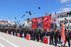 Yozgat'ta 7 aylık eğitimlerini tamamlayan 794 polis adayı için mezuniyet