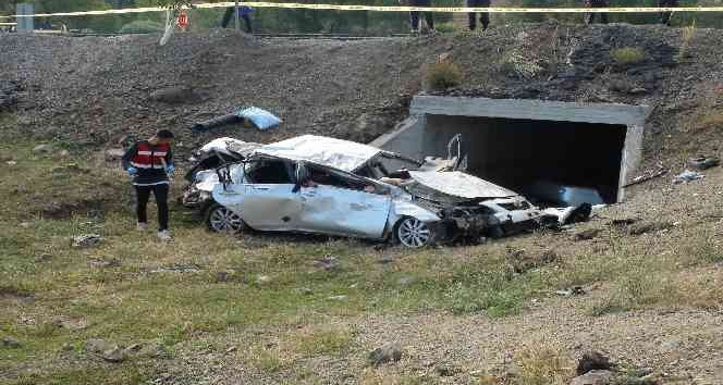 Yozgat'ta meydana gelen trafik kazasında menfeze düşen araçta 1 kişi