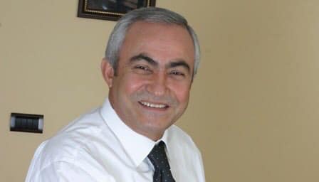 Fen Bilimleri Eğitim Kurumlarının kurucusu hemşehrimiz Nazmi Arıkan ile şoförü,