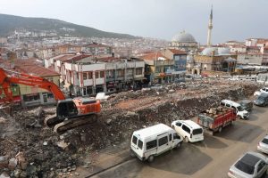 İki kez üst üste iptal edilen hal iş merkezi dükkânları