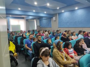 İlim Yayma Cemiyeti Yozgat Şubesi tarafından ilkokul ve ortaokul öğrencilerine