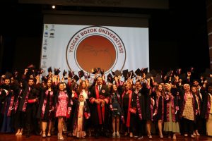 Yozgat Bozok Üniversitesi 2021-2022 akademik yılı sonu lisans eğitimlerini başarıyla