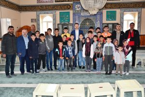 Saraykent Kaymakamı Ali Açıkgöz, Dedefakılı Beledisinde Yaz Kur’an kurslarını ziyaret