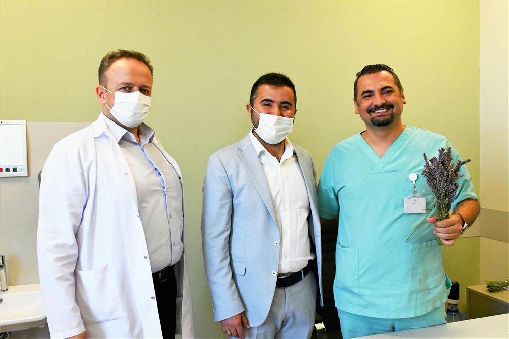 Yozgat Şehir Hastanesi Başhekimi Uz Dr Mustafa Kozan, beraberinde Başhekim