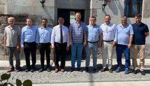 Kayseri Yozgatlılar Federasyonu Başkanı Deniz Çağan ve yönetim kurulu üyeleri,