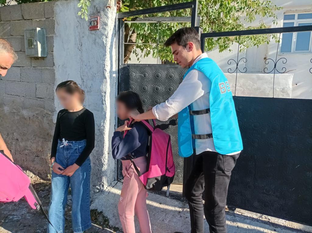 Beşir Derneği Yozgat Temsilciliği,tarafından ihtiyaç sahibi öğrencilere kırtasiye yardımında bulundu.