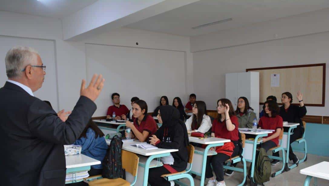 Yozgat İl Milli Eğitim Müdürü Yusuf Yazıcı, ülkenin ve yarının