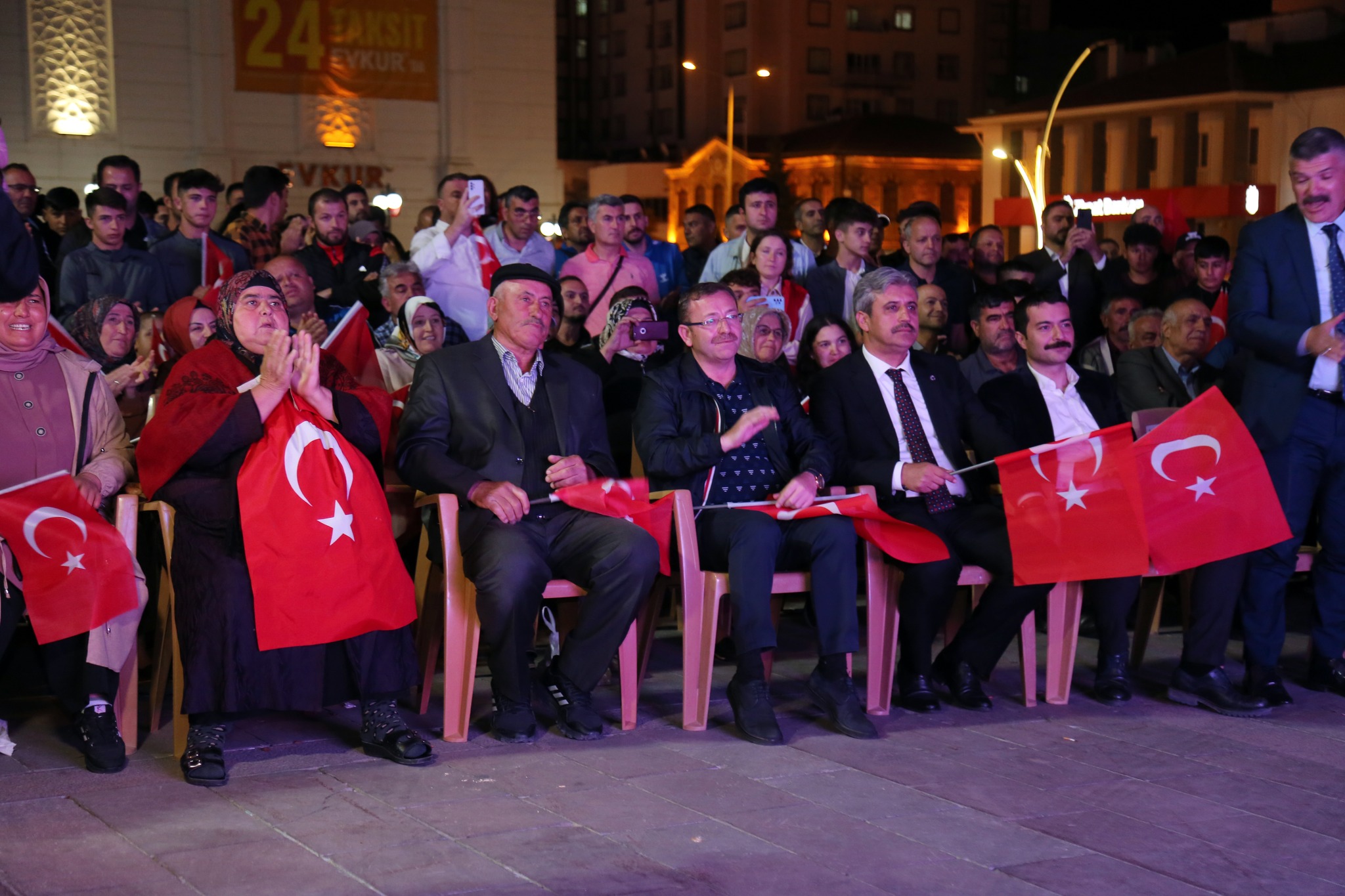 Sırbistan'ın başkenti Belgrad'da düzenlenen Dünya Güreş Şampiyonası'nda grekoromen stil 130