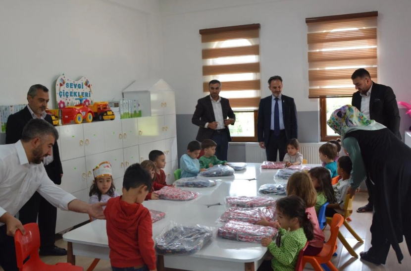 Yozgatlı Hayırsever İş İnsanı Bilal Şahin, 2022-2023 yeni eğitim öğretim