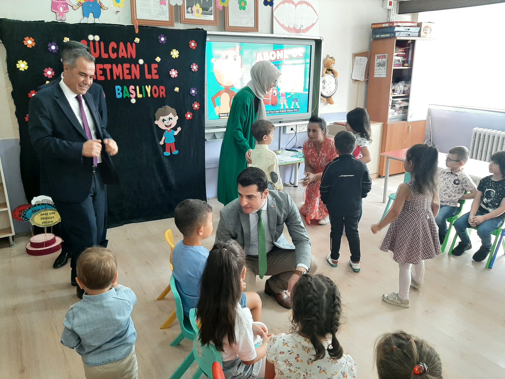 Boğazlıyan Kaymakamı Recep Aydın beraberinde İlçe Milli Eğitim Müdürü Mustafa